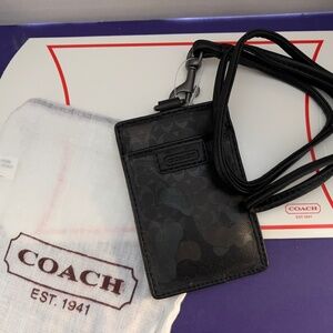 COACH SIGNATURE C GUNMETAL LANYARD ID CREDIT CARD HOLDER NWT ( RETIRED)  F62481